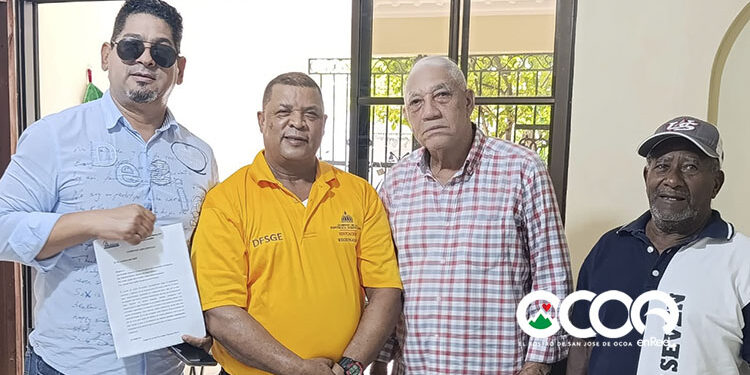 Comité Pro-Asfalto Naranjal–Parra da plazo al Gobierno para reanudar trabajos de carretera