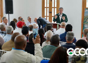 Leonel  se reúne  con productores agrícolas  de Ocoa, califica como error del PRM despido de técnicos agropecuarios