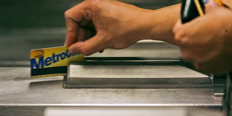 El metro de Nueva York pone fin a la era de la MetroCard y adopta el pago sin contacto