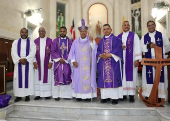 Obispo posesiona a Anderson Perdomo como nuevo párroco de la Parroquia San José