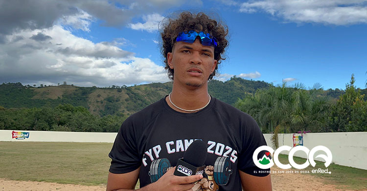 VIDEO | Prospecto de los Marlins exhorta a jóvenes ocoeños a luchar por sus sueños