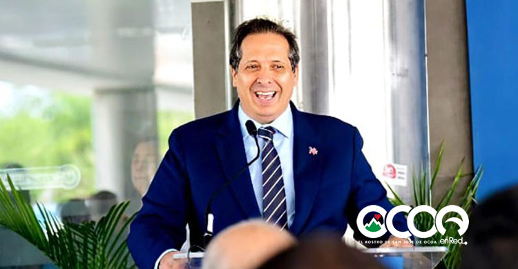 Dr. Víctor Atallah envía mensaje de Año Nuevo al pueblo dominicano y reafirma el compromiso del Gobierno con la salud y la vida