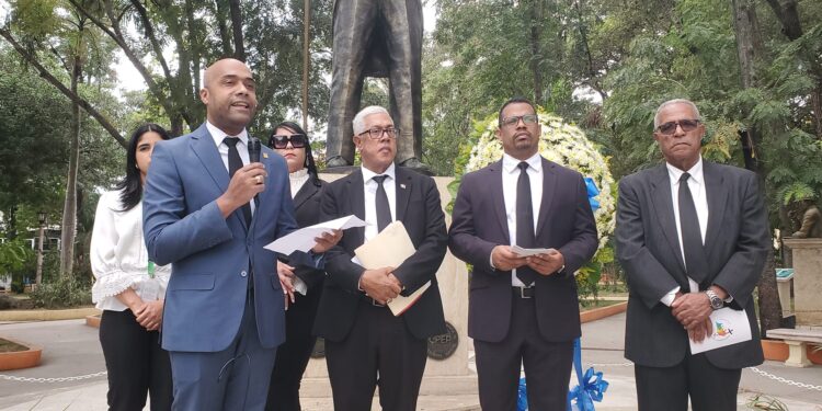 VIDEO |  Procurador  Francis Valdez aborda mora judicial durante acto por el Día del Poder Judicial en Ocoa