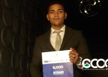 Joven ocoeño Derlin Báez obtiene beca para estudiar en Spain Business School