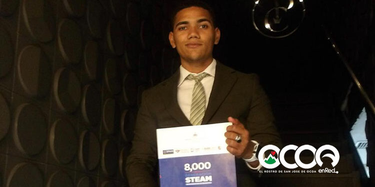 Joven ocoeño Derlin Báez obtiene beca para estudiar en Spain Business School