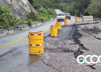 Reportan nuevas grietas en la carretera Ocoa–Cruce próximo a la vuelta de La Paloma