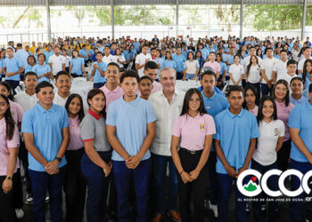 Presidente Abinader sostiene encuentro con 350 estudiantes en San José de Ocoa donde jóvenes destacan su cercanía