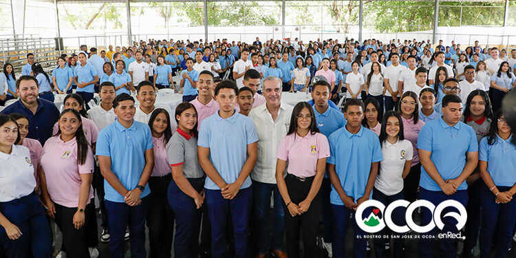 Presidente Abinader sostiene encuentro con 350 estudiantes en San José de Ocoa donde jóvenes destacan su cercanía