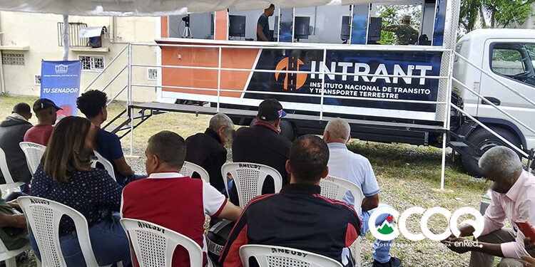 Ciudadanos denuncian aparición de multas irregulares durante operativo de licencias en Ocoa