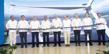 Luis Abinader inaugura central Esperanza Renovable de EGE Haina