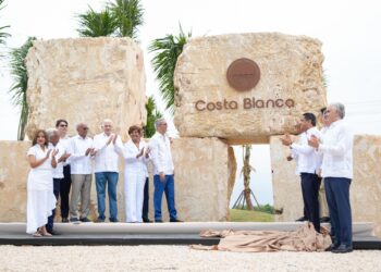 Abinader anuncia inversión de RD$20 mil millones para transformar Boca Chica
