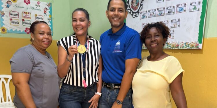 Maestra ocoeña gana primer lugar en Buenas Prácticas TIC 2026 con innovador proyecto de reciclaje tecnológico