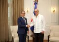 Presidente Abinader recibe en el Palacio Nacional al nuevo rector electo de la UASD, Jorge Asjana David