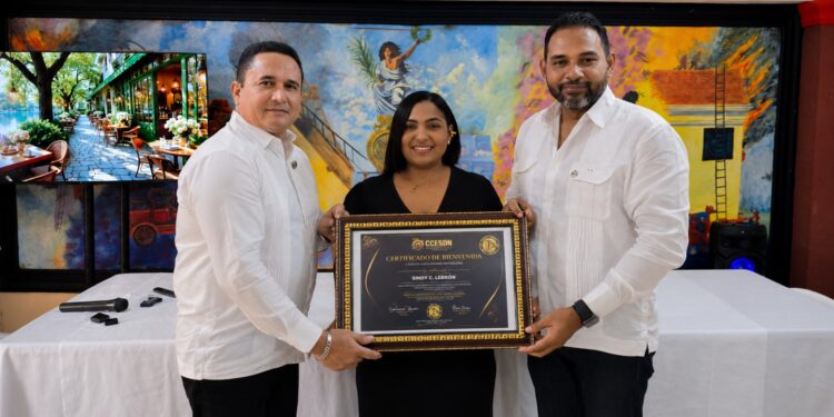 Coralia Lebrón se integra a la Cámara de Comercio Empresarial de Santo Domingo Norte