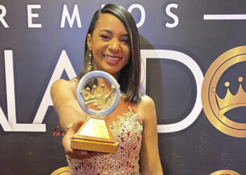 Mery Plasencia gana como Locutora del Año en los Premios El Galardón