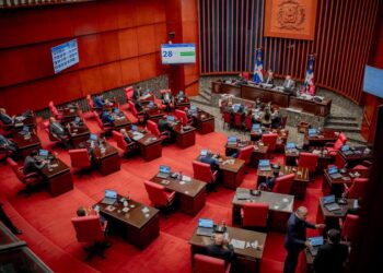Entre críticas y apoyo, Senado aprueba préstamos por US$600 millones para obras de saneamiento y clima
