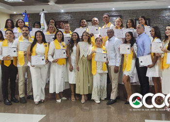 Ocoa gradúa la primera cohorte del Diplomado «Más Allá del Éxito», formando líderes comprometidos con los valores y el servicio