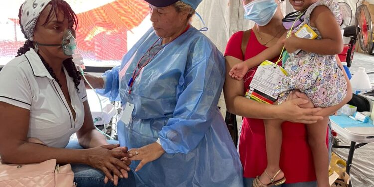 Gobernadora Oliva Castillo destaca participación de enfermera ocoeña en misión humanitaria en Venezuela