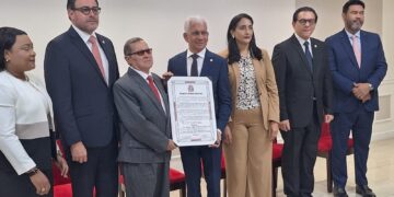 Senado galardona a periodista Fremio Ortiz y otras tres personalidades