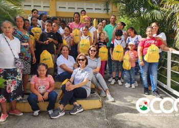 Fundación Ocoa de Pie entrega útiles escolares a estudiantes de escasos recursos