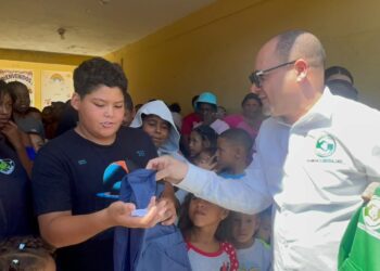 Fundación Somos de Ocoa impacta a miles de niños con entrega de útiles escolares