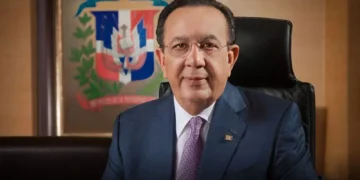 Abinader ratifica a Valdez Albizu en el Banco Central