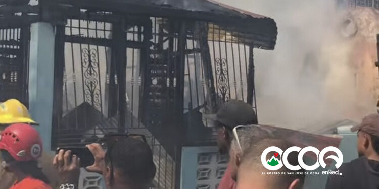 Diputado ofrece techo y apoyo inmediato a familia que quedó sin hogar tras incendio