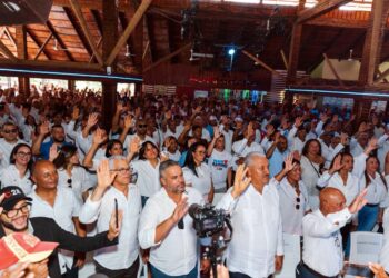 Carolina da primer golpe en Ocoa y muestra músculo político con respaldo de la plana mayor del PRM