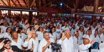 Carolina da primer golpe en Ocoa y muestra músculo político con respaldo de la plana mayor del PRM