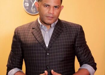 Castro Popsitivo anuncia gira por República Dominicana y celebra más de dos décadas de trayectoria musical