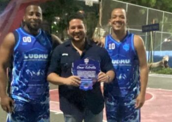 Omar Estrella recibe dedicatoria del torneo 2026 de LUBAO