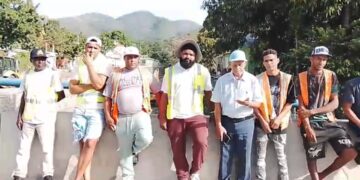 VIDEO- Obreros de la canalización del arroyo Las Vacas reclaman pago cinco  meses de salarios