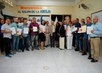 Unos 22 empresarios, políticos y productores beneficiados con sistemas de riego y energía solar en Ocoa