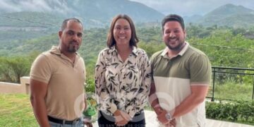 Omar Estrella se juramenta en la Fuerza del Pueblo