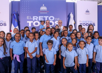 Estudiante destaca nuevas oportunidades que abre escuela entregada por el Gobierno en El Naranjal