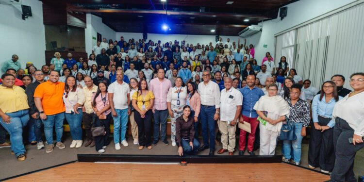 Gabinete de Política Social realiza encuentro regional del programa Oportunidad 14-24 en Santiago