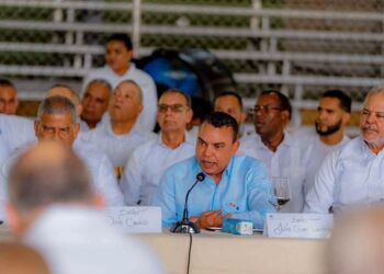 Director del SNS presenta logros y anuncia nuevas inversiones en salud para  Ocoa