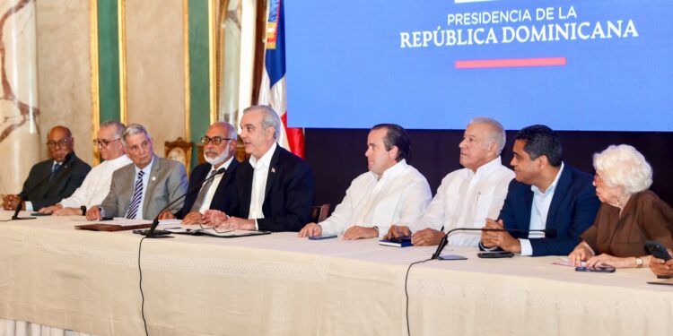 Gobierno destina 2 mil millones de pesos recuperados del combate a la corrupción para la construcción de instalaciones deportivas
