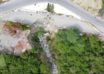 Fundación Ocoa de Pie exige solución definitiva a derrumbes en carretera Ocoa–Cruce de Ocoa y concluir corredor Padre Luis Quinn