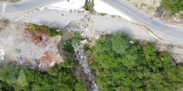 Fundación Ocoa de Pie exige solución definitiva a derrumbes en carretera Ocoa–Cruce de Ocoa y concluir corredor Padre Luis Quinn