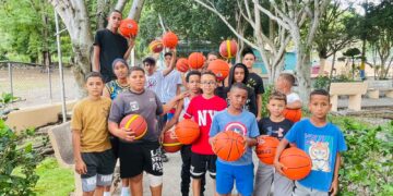 Perfil de Ocoa inicia campaña “100 Balones para la Niñez Ocoeña”